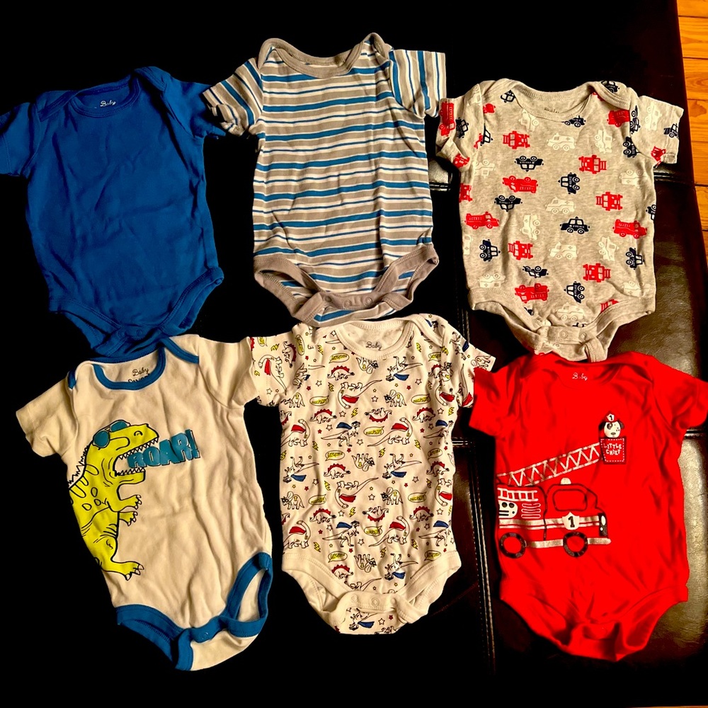 Six fun Baby Favorite Bodysuits - folded never worn